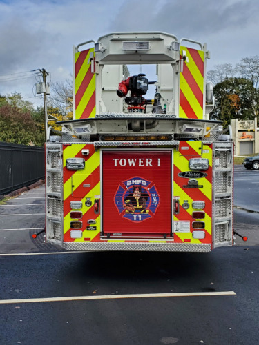 New Pierce Fire Truck - Velocity 100' Ascendant Mid-Mount Tower ...