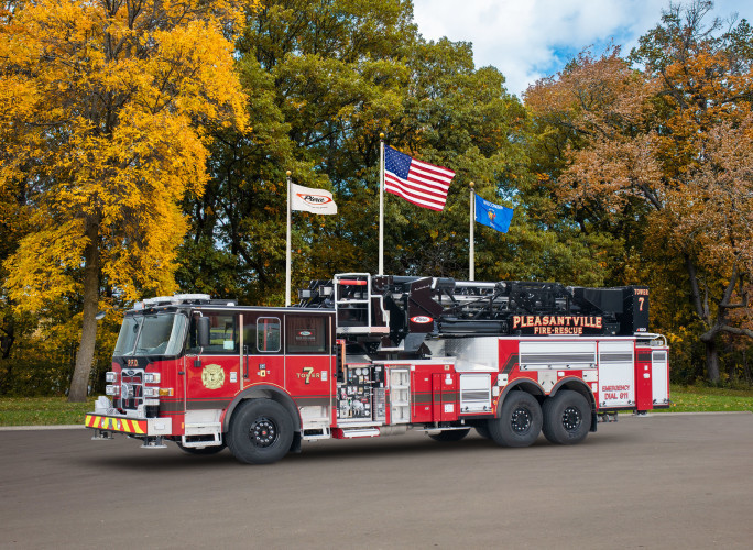 New Pierce Fire Truck Arrow Xt 100 Ascendant Mid Mount Tower Delivered To The City Of