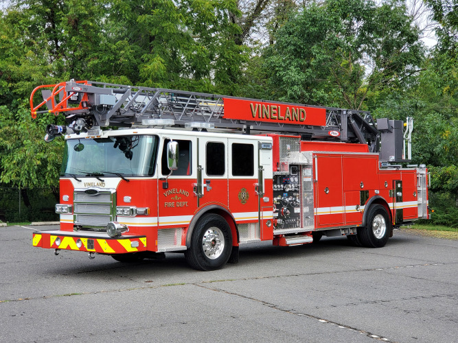 New Pierce Fire Truck - Enforcer 75' Steel Aerial Ladder delivered to ...